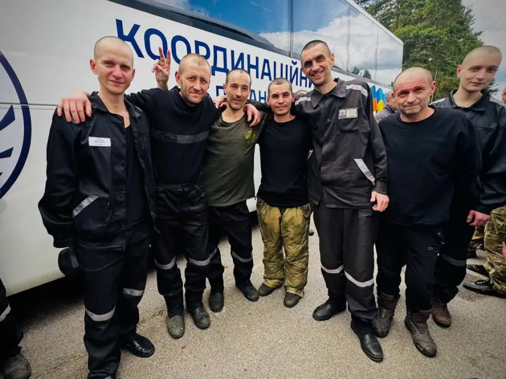 У День Незалежності з полону повернули українських військових і цивільних