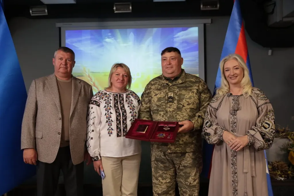 У Вінницькій області відзначили нагородами героїв і професіоналів до Дня Незалежності