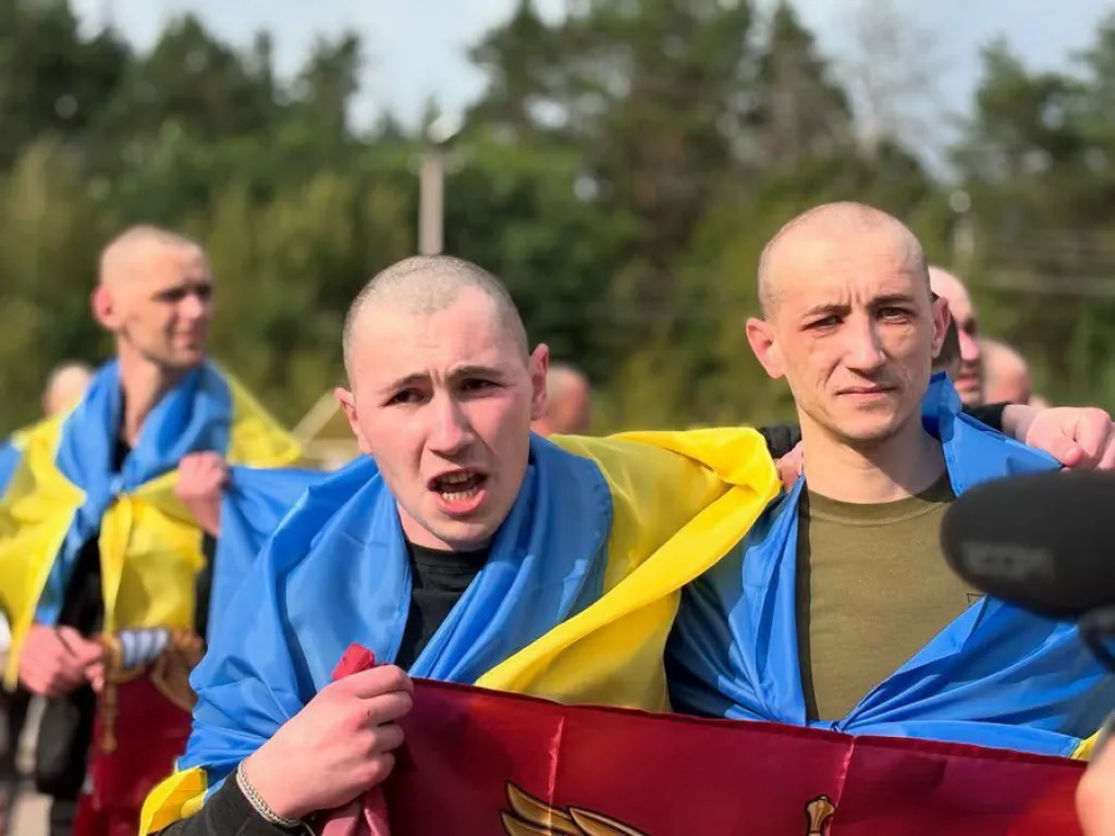 Сім воїнів із Вінниччини повернулися з полону у День Незалежності