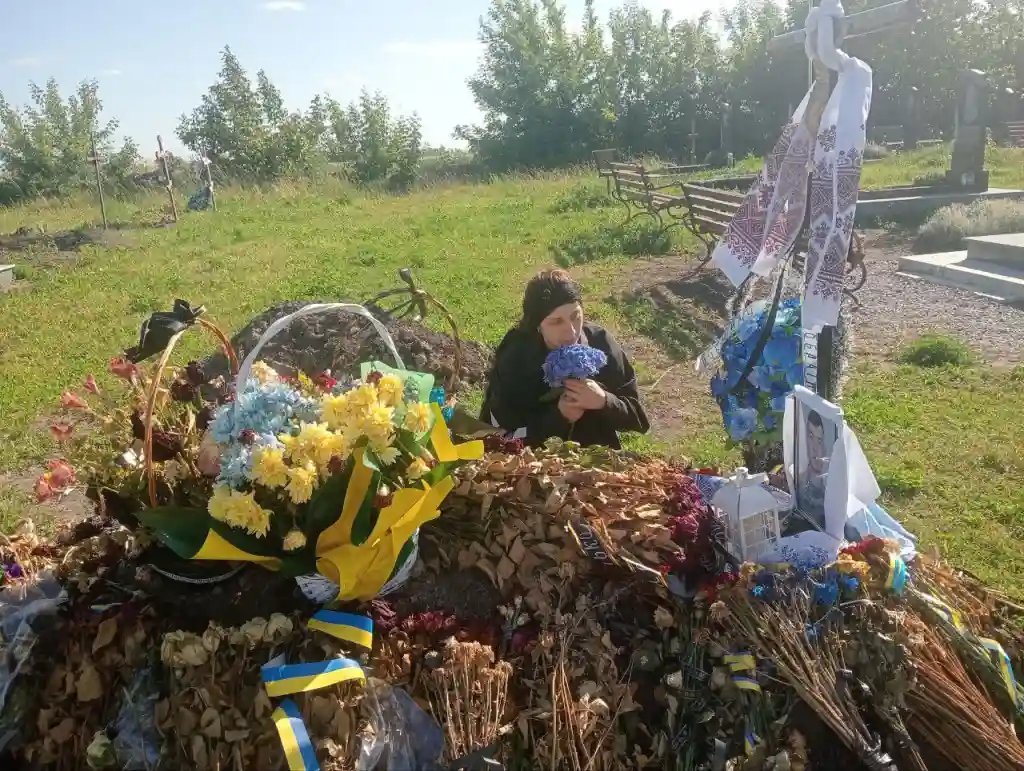 «Мріяв про яблуко і про перемогу»: історія життя та служби Дмитра Шаповалова з Вінниччини