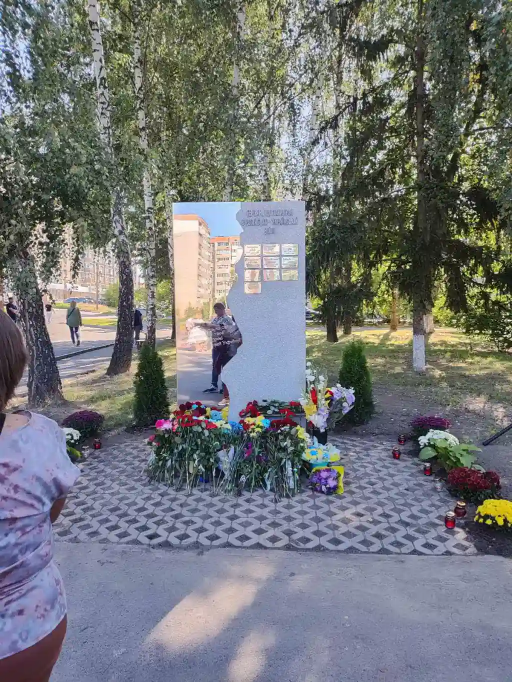У вінницьких ліцеях з’явилися стели пам’яті на честь загиблих випускників