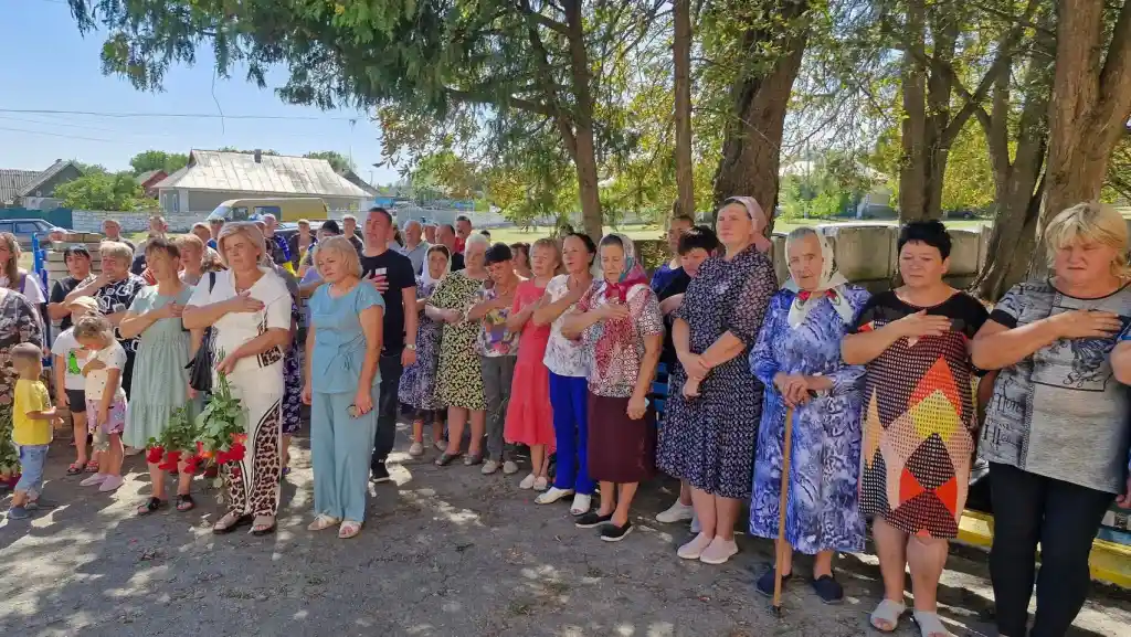 На Вінниччині зустріли звільненого з полону захисника Антона Чорного