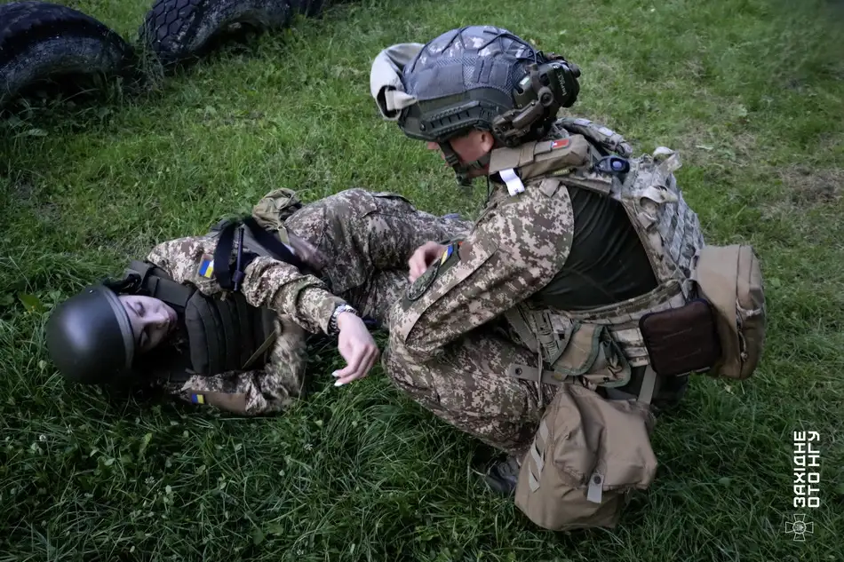 Вінницькі гвардійці вдосконалюють навички тактичної медицини