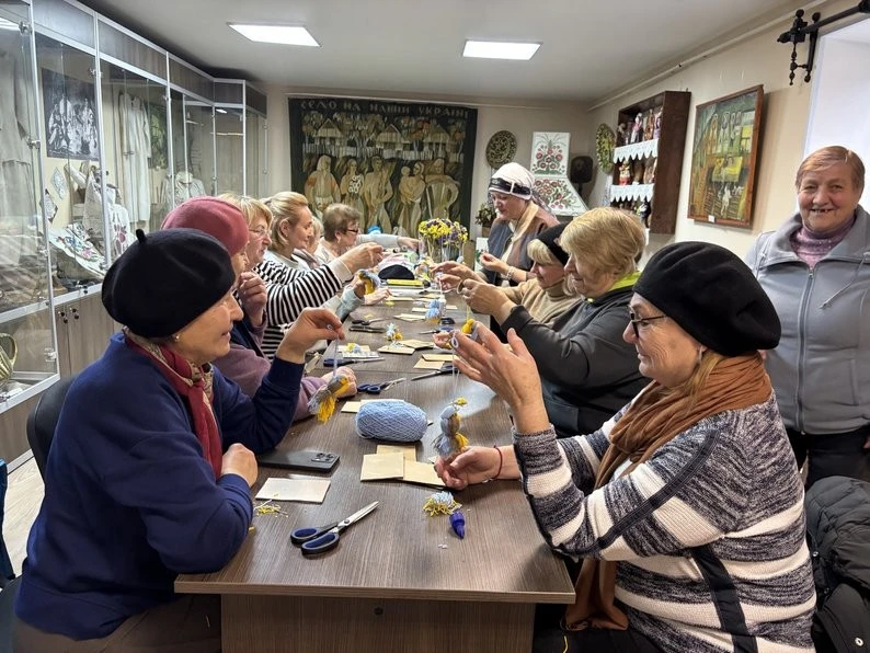 Ямпільські волонтери створили “бойові синички” для військових