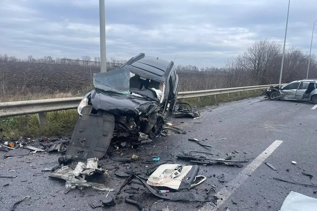На Вінниччині у ДТП загинув мотоцикліст, ще двоє отримали травми