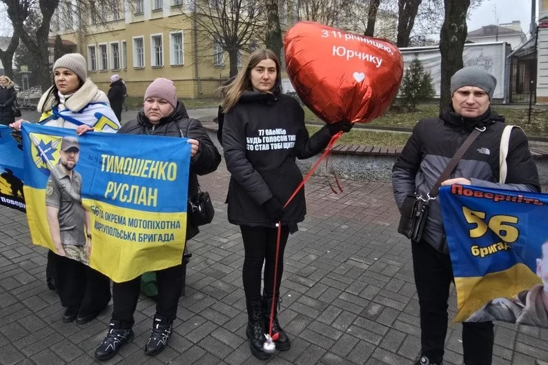 У Вінниці відбулася акція на підтримку полонених і зниклих безвісти: “Не мовчи — полон вбиває”