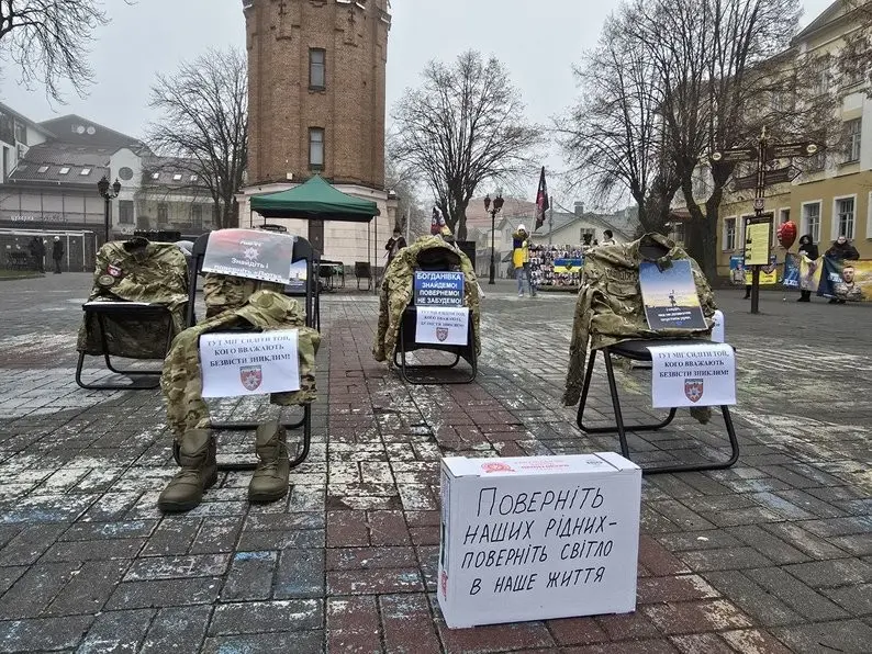 У Вінниці відбулася акція на підтримку полонених і зниклих безвісти: “Не мовчи — полон вбиває”