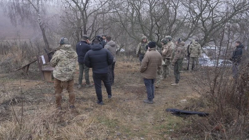 Стрілецький марафон на Вінниччині: бійці змагалися у швидкості та точності Стрілецький марафон на Вінниччині: бійці змагалися у швидкості та точності