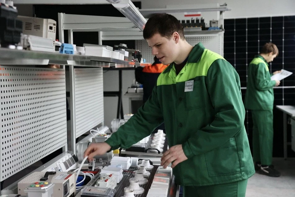 Вінницький коледж оснащено сучасною майстернею для підготовки електромонтерів