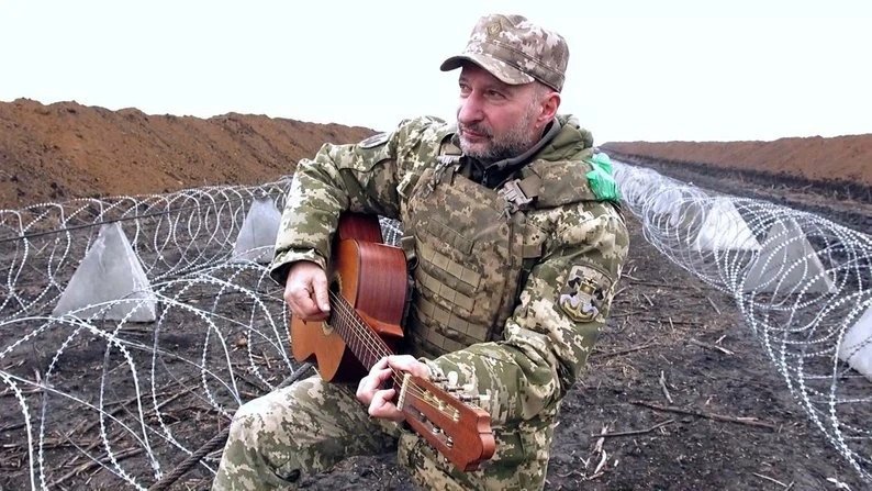 Військовослужбовці 70 бригади записали колядку на передовій