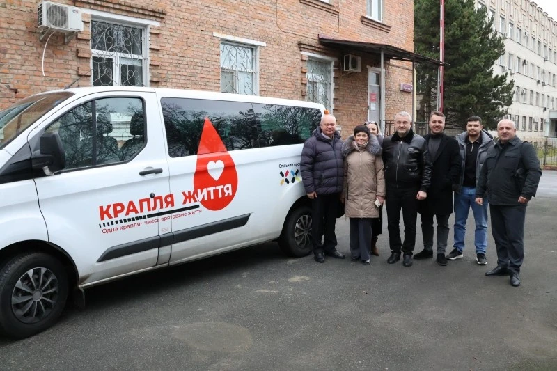Вінницький обласний центр служби крові отримав новий автомобіль для виїзних донацій