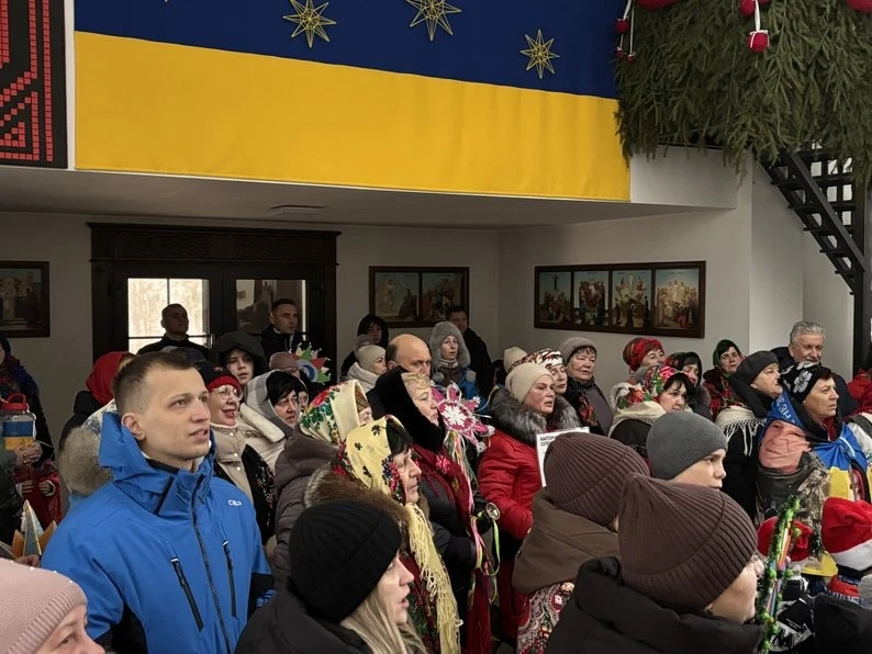 Різдвяна хода в Гайсині: молитва та коляда для українських захисників