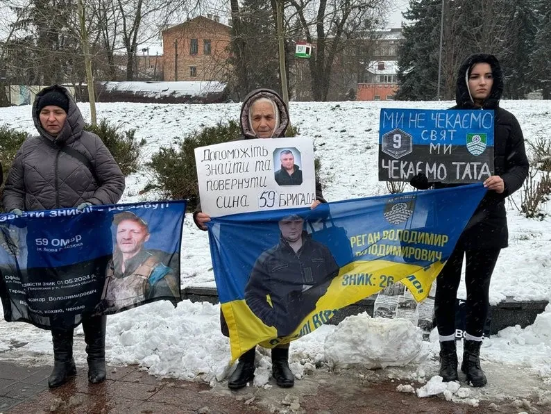 Акція у Вінниці: родини полонених закликають до свободи для захисників