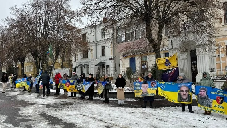 Акція у Вінниці: родини полонених закликають до свободи для захисників