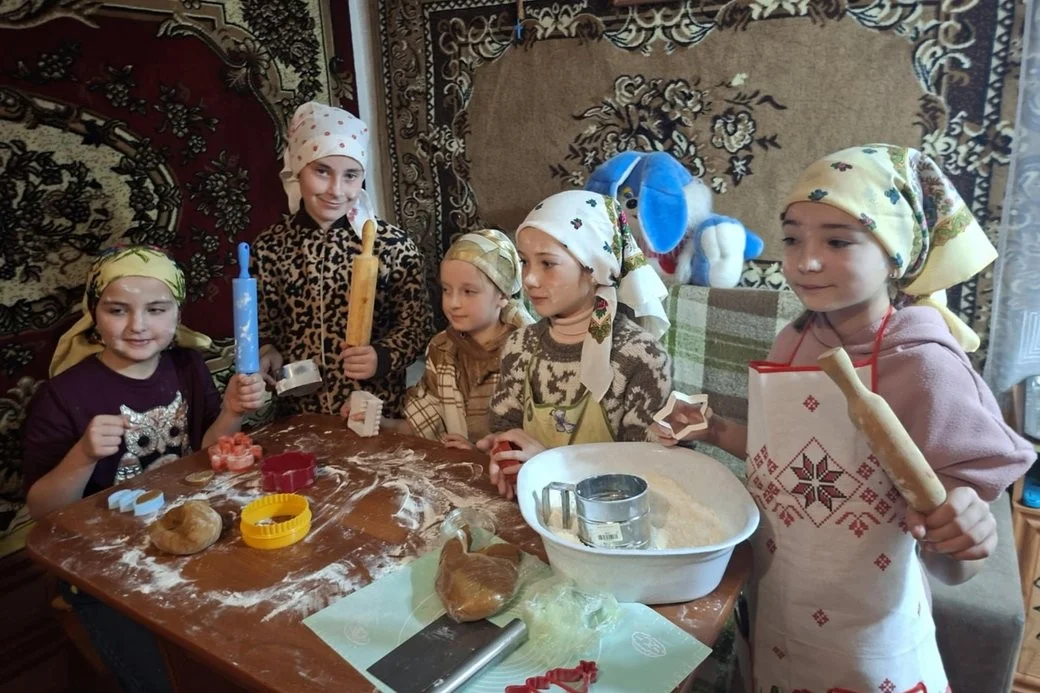 Печиво, коляда і сітки: як діти з вінницького села допомагали захисникам