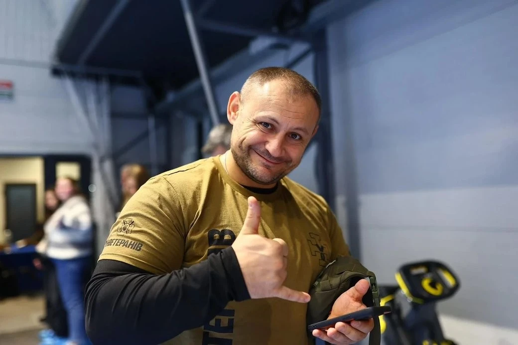Після вибуху та втрати ніг: як майор Ярослав Фіногенов повернувся до життя та служби
