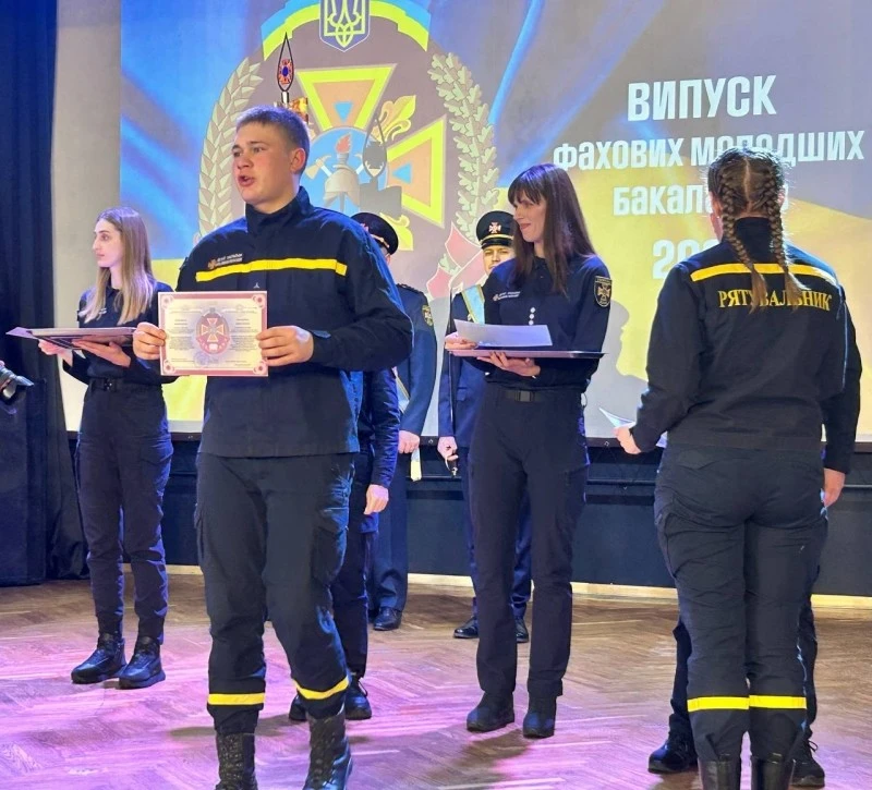 У Вінниці відбувся останній випуск курсантів Вищого професійного училища Львівського університету безпеки життєдіяльності