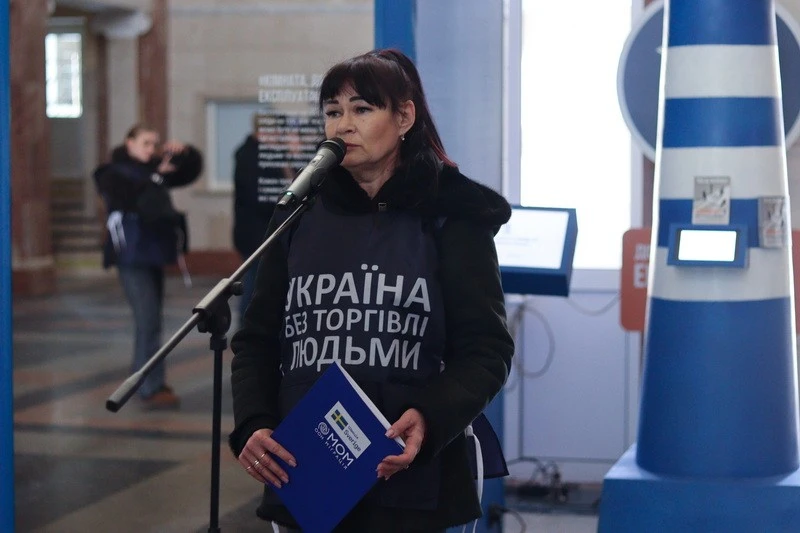 «Кімната, де живе експлуатація»: у Вінниці розгорнули інтерактивний простір для протидії торгівлі людьми