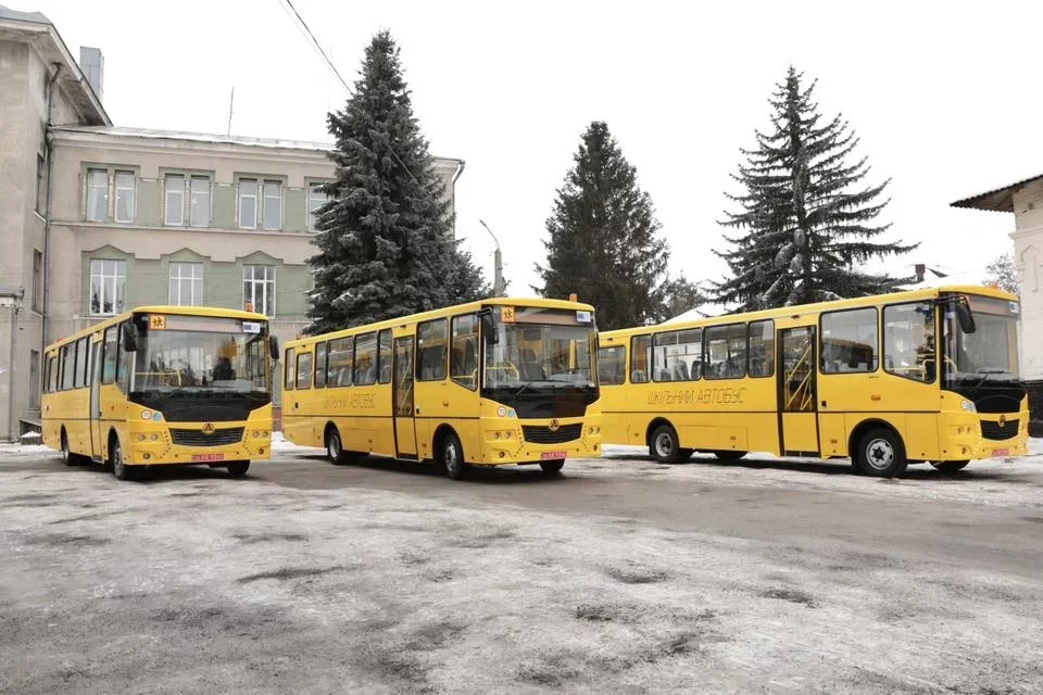 Доступна освіта: громади Тульчинського району поповнили автопарки інклюзивними шкільними автобусами