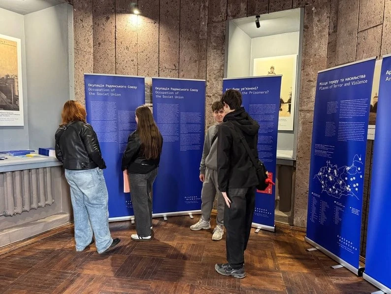 У вежі Артинова експонують особисті речі в’язнів нацистських концтаборів