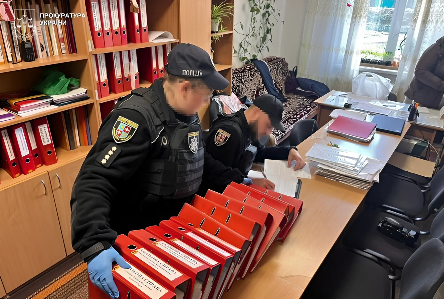 Експлуатація замість опіки: директорку інтернату на Вінниччині викрили у торгівлі людьми