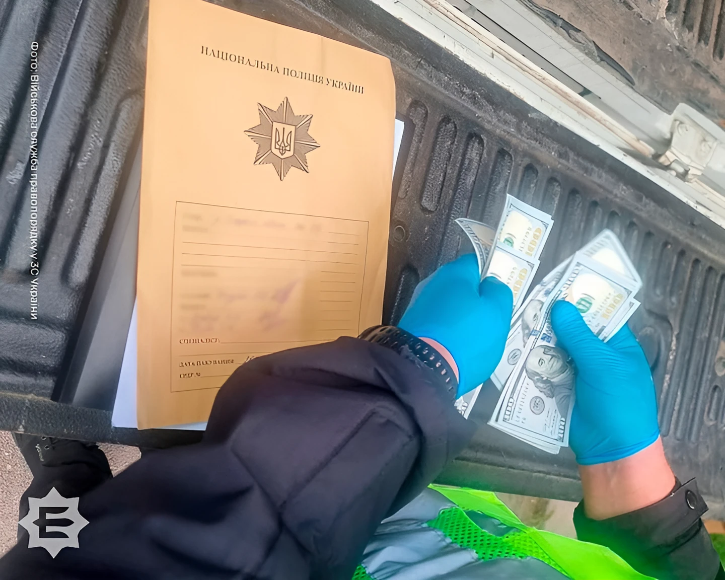 Хабар за дезертира: на Вінниччині затримали жінку