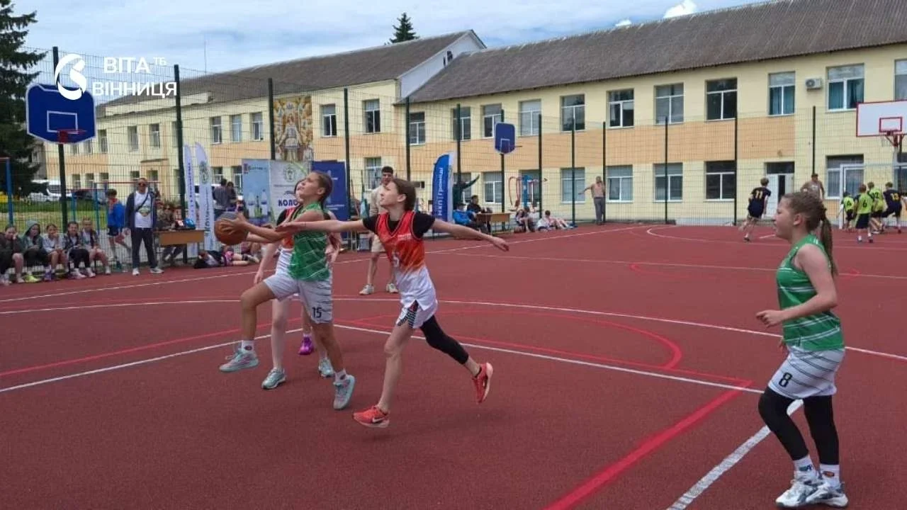 Юні баскетболісти Вінниччини виборюють першість у Тиврові